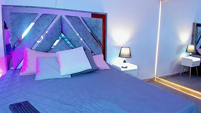 Astrid williams online show from 03/24/26, 03:17