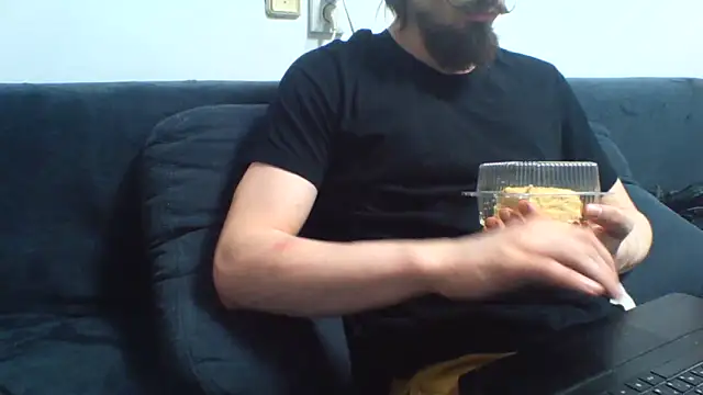 Snapshot of KaelNox chatting on 05/17/26, 03:23 KaelNox online show from 05/17/26, 03:23
