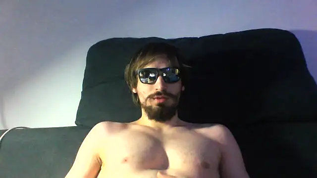 Snapshot of KaelNox chatting on 07/11/26, 01:28 KaelNox online show from 07/11/26, 01:28
