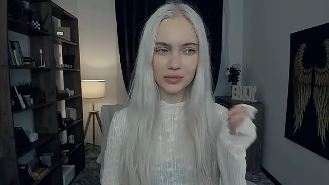 KristalCrowner online show from 02/13/26, 07:36