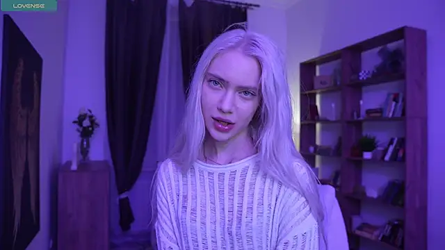 KristalCrowner online show from 04/03/26, 07:20