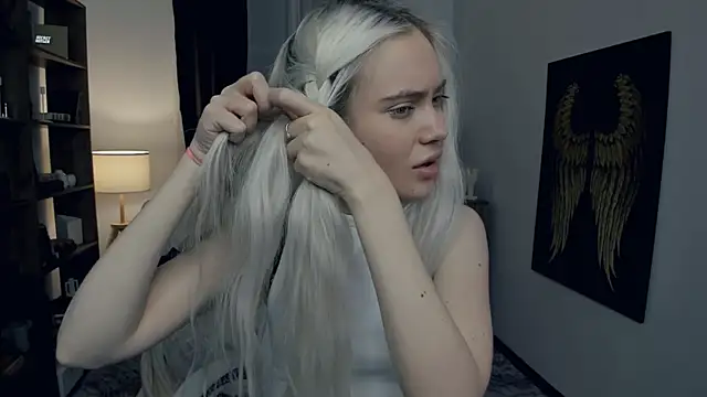 KristalCrowner online show from 02/04/26, 07:09