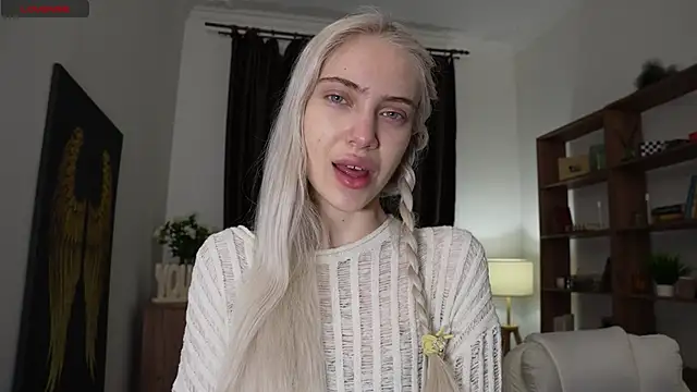 KristalCrowner online show from 04/16/26, 08:09