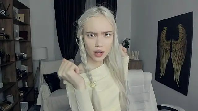 KristalCrowner online show from 02/25/26, 07:36