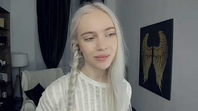 KristalCrowner online show from 02/15/26, 07:24