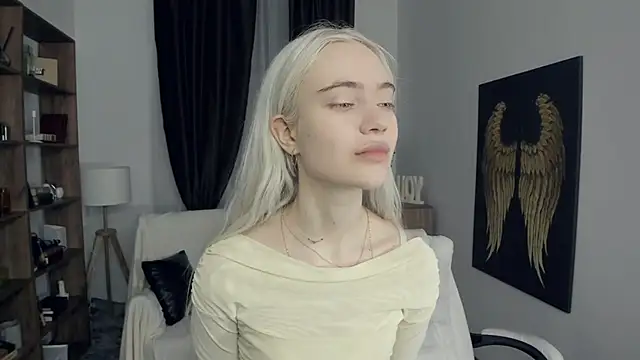 KristalCrowner online show from 02/21/26, 07:38