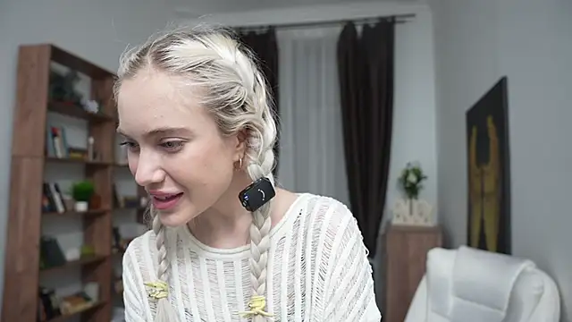 KristalCrowner online show from 03/28/26, 08:43