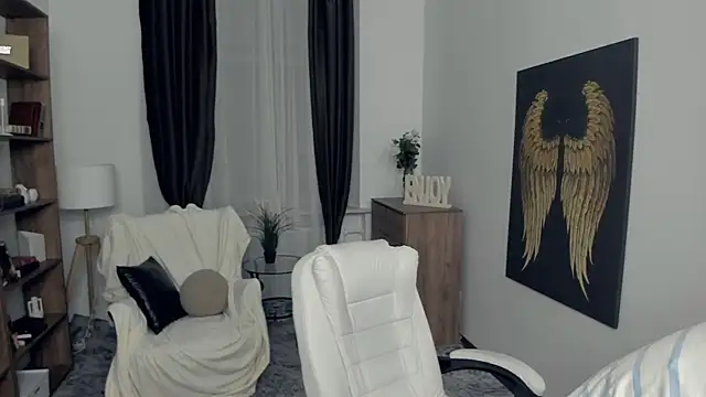 KristalCrowner online show from 02/06/26, 07:21