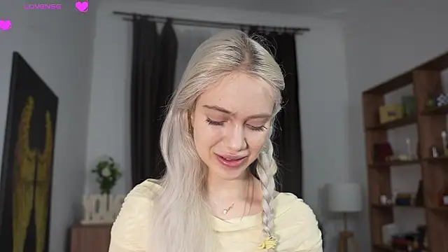 KristalCrowner online show from 03/20/26, 07:37