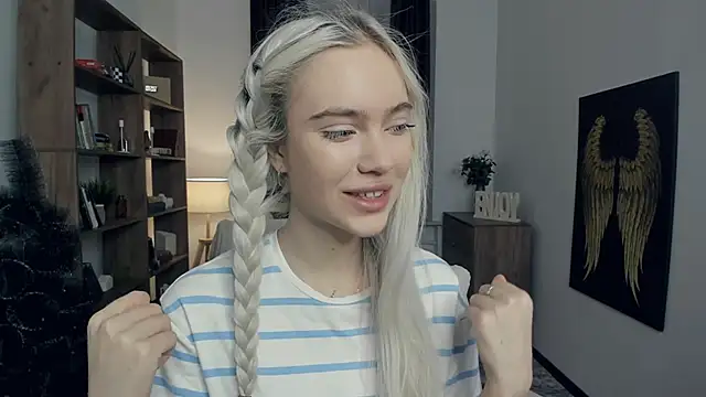 KristalCrowner online show from 01/31/26, 07:23