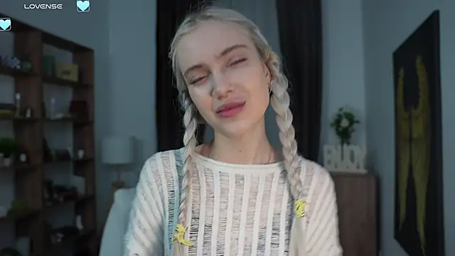 KristalCrowner online show from 03/19/26, 07:36