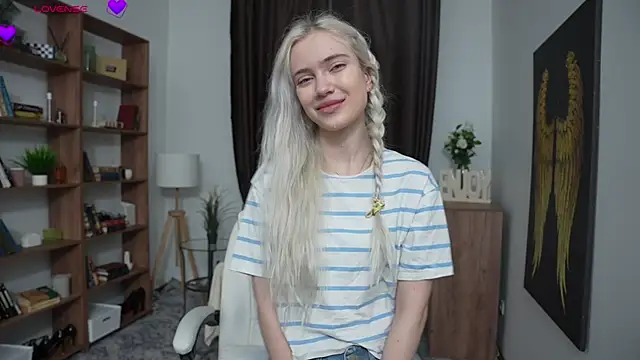 KristalCrowner online show from 03/22/26, 07:15