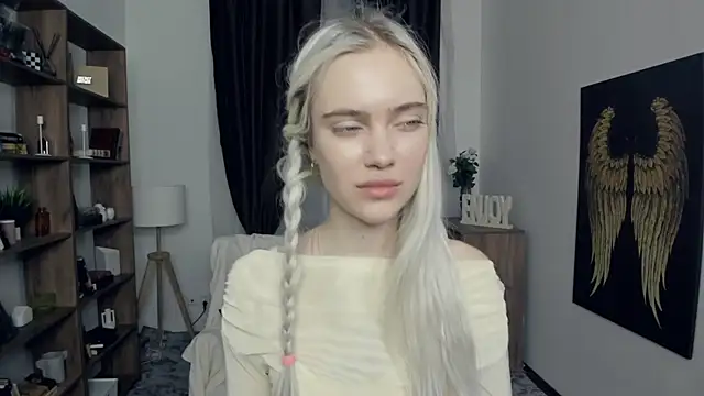 KristalCrowner online show from 02/09/26, 07:12