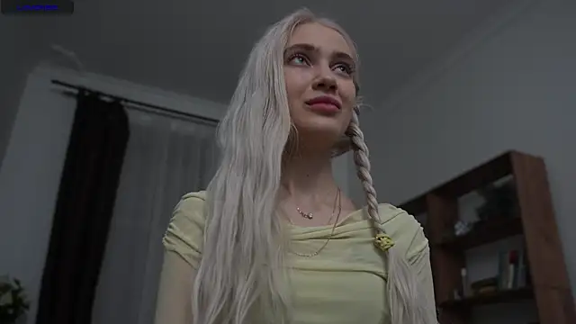 KristalCrowner online show from 04/02/26, 07:31