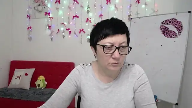 Snapshot of EmilyL0ve chatting on 04/23/26, 05:14 EmilyL0ve online show from 04/23/26, 05:14
