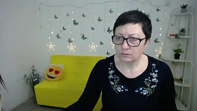 Snapshot of EmilyL0ve chatting on 03/28/26, 06:14 EmilyL0ve online show from 03/28/26, 06:14