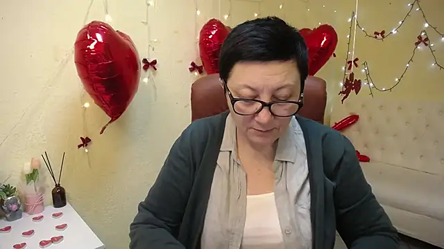 EmilyL0ve online show from 02/05/26, 08:48