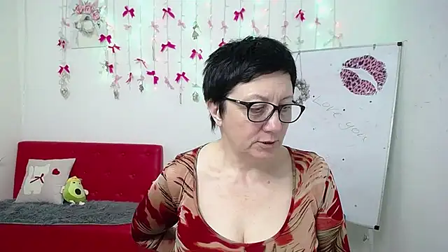 Snapshot of EmilyL0ve chatting on 04/15/26, 07:58 EmilyL0ve online show from 04/15/26, 07:58