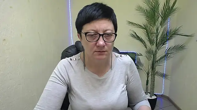 Snapshot of EmilyL0ve chatting on 05/30/26, 05:07 EmilyL0ve online show from 05/30/26, 05:07