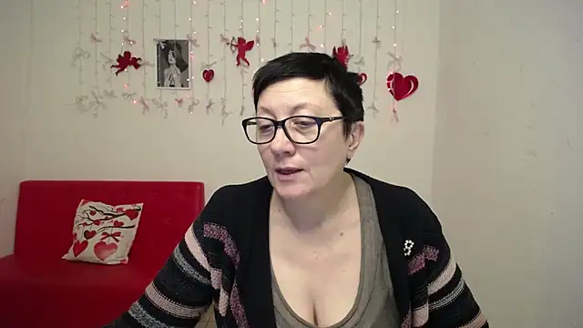 EmilyL0ve online show from 02/12/26, 08:41
