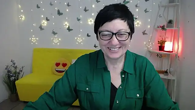 Snapshot of EmilyL0ve chatting on 04/22/26, 05:20 EmilyL0ve online show from 04/22/26, 05:20