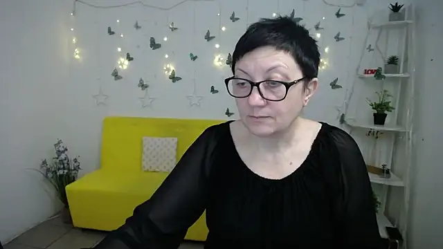 Snapshot of EmilyL0ve chatting on 03/12/26, 06:34 EmilyL0ve online show from 03/12/26, 06:34