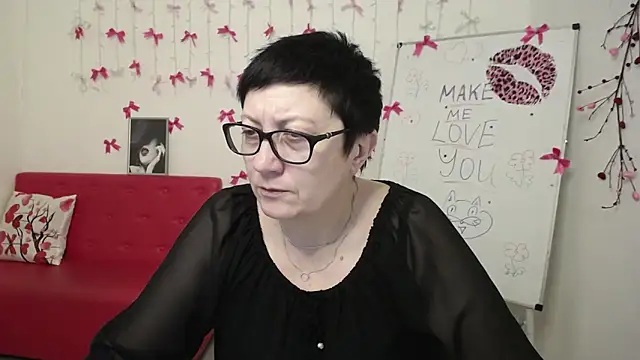 Snapshot of EmilyL0ve chatting on 03/02/26, 06:15 EmilyL0ve online show from 03/02/26, 06:15