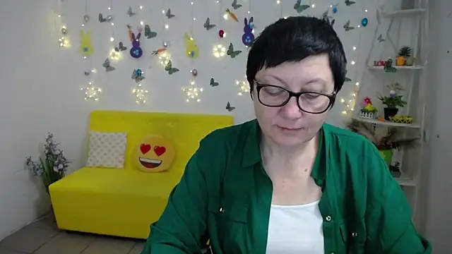 Snapshot of EmilyL0ve chatting on 04/09/26, 06:41 EmilyL0ve online show from 04/09/26, 06:41