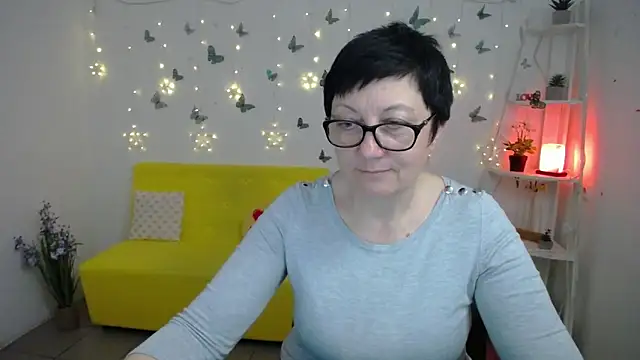 Snapshot of EmilyL0ve chatting on 04/16/26, 05:25 EmilyL0ve online show from 04/16/26, 05:25