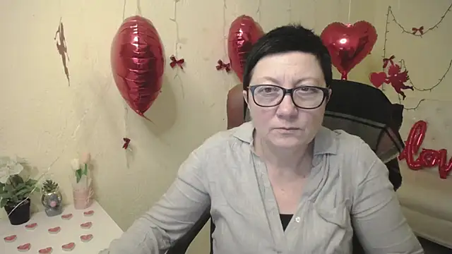 EmilyL0ve online show from 02/02/26, 06:29