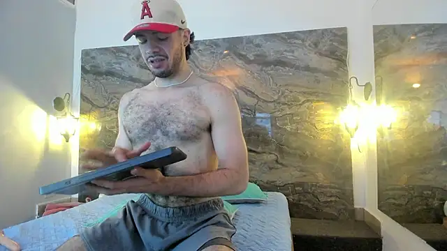 Snapshot of VelloTouch chatting on 02/14/26, 04:02 VelloTouch online show from 02/14/26, 04:02