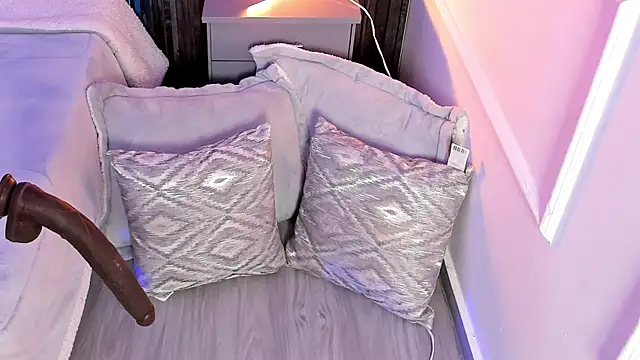 Snapshot of Ariablakee chatting on 01/12/26, 08:04 Ariablakee online show from 01/12/26, 08:04