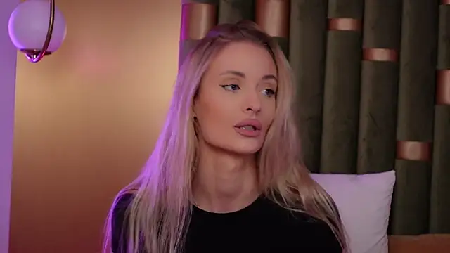 Snapshot of AmeliaAngel chatting on 10/20/25, 06:04 AmeliaAngel online show from 10/20/25, 06:04
