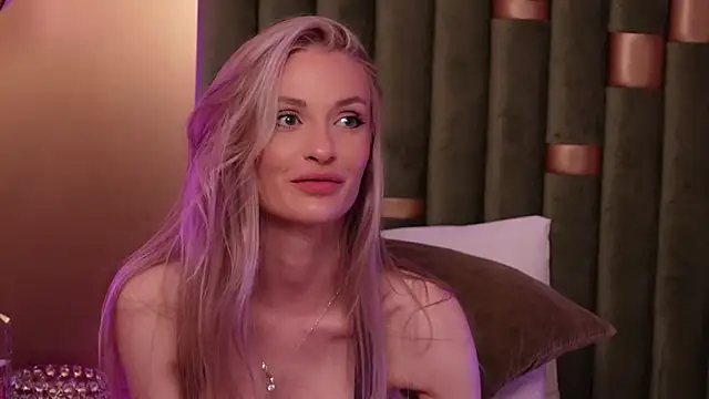Snapshot of AmeliaAngel chatting on 06/11/26, 12:32 AmeliaAngel online show from 06/11/26, 12:32