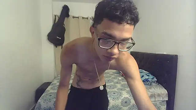 pocket loversxxx online show from 04/08/26, 03:30