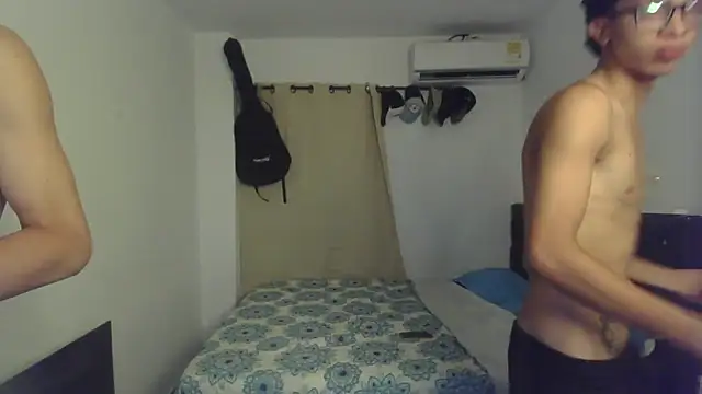 Snapshot of pocket_loversxxx chatting on 02/21/26, 07:21 pocket loversxxx online show from 02/21/26, 07:21