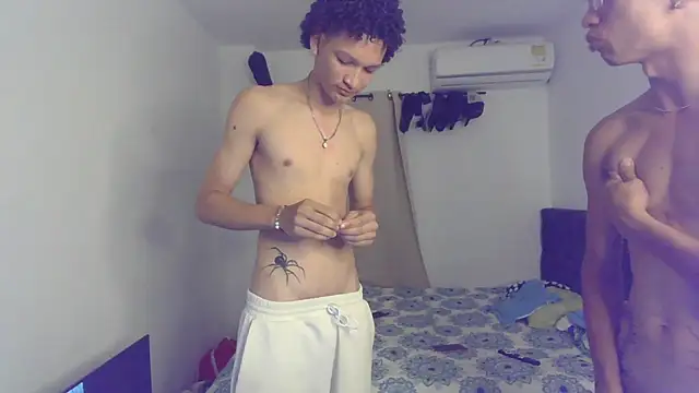 Snapshot of pocket_loversxxx chatting on 03/03/26, 05:47 pocket loversxxx online show from 03/03/26, 05:47