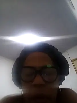 Snapshot of IIv0ryN0IIReX-XX chatting on 02/13/26, 01:44 IIv0ryN0IIReX-XX online show from 02/13/26, 01:44