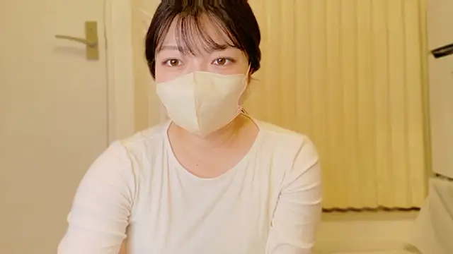  Yui  online show from 05/11/26, 07:32