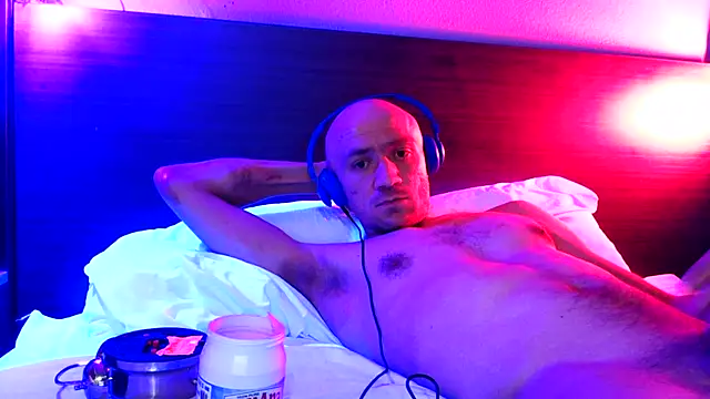 Snapshot of cloudyplay661 chatting on 05/05/26, 02:53 cloudyplay661 online show from 05/05/26, 02:53