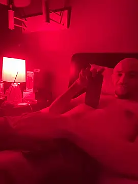 Snapshot of cloudyplay661 chatting on 02/08/26, 02:31 cloudyplay661 online show from 02/08/26, 02:31