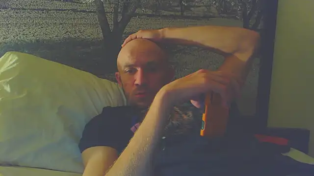 Snapshot of cloudyplay661 chatting on 04/12/26, 06:49 cloudyplay661 online show from 04/12/26, 06:49