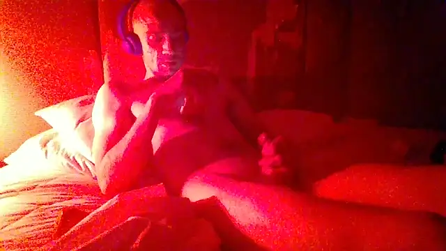 Snapshot of cloudyplay661 chatting on 03/25/26, 12:22 cloudyplay661 online show from 03/25/26, 12:22