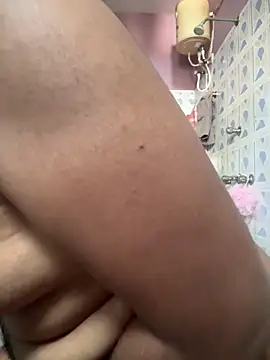 Snapshot of Lucky___05 chatting on 02/03/26, 04:10 Lucky 05 online show from 02/03/26, 04:10