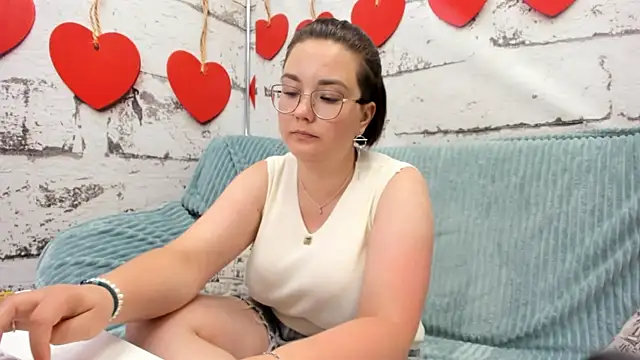 Sweetie Rozzy online show from 06/05/26, 01:32