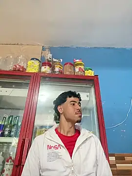 lzinho9153 online show from 04/10/26, 04:36