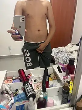 lzinho9153 online show from 03/05/26, 03:47