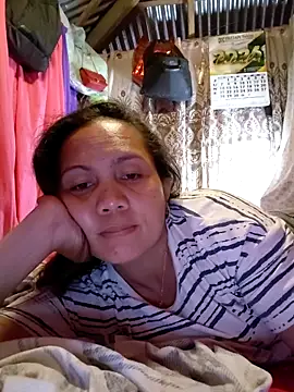 Snapshot of prettymomma24xx chatting on 06/21/26, 08:31 prettymomma24xx online show from 06/21/26, 08:31