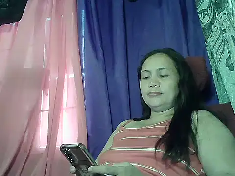 Snapshot of prettymomma24xx chatting on 07/05/26, 11:11 prettymomma24xx online show from 07/05/26, 11:11