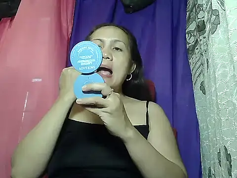 Snapshot of prettymomma24xx chatting on 07/10/26, 12:32 prettymomma24xx online show from 07/10/26, 12:32